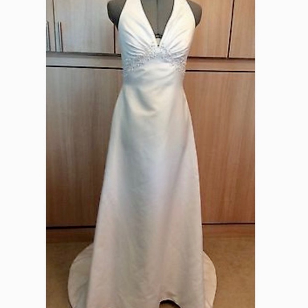 David's Bridal Galina Wedding Dress